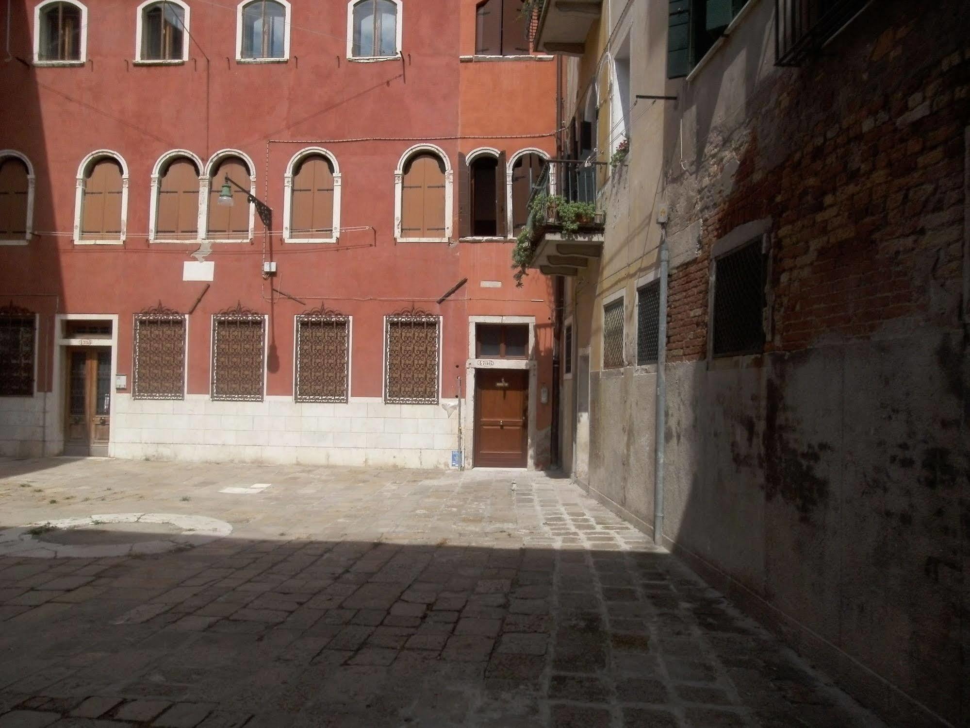 Sweet Venice - Checkin At "Alloggi Ss Giovanni E Paolo" Venedig Eksteriør billede